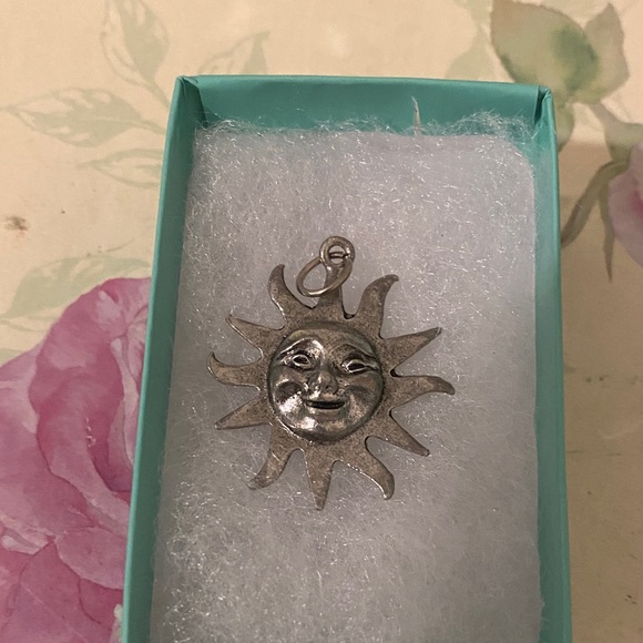 Silver Sun Face Pendant - Picture 1 of 1